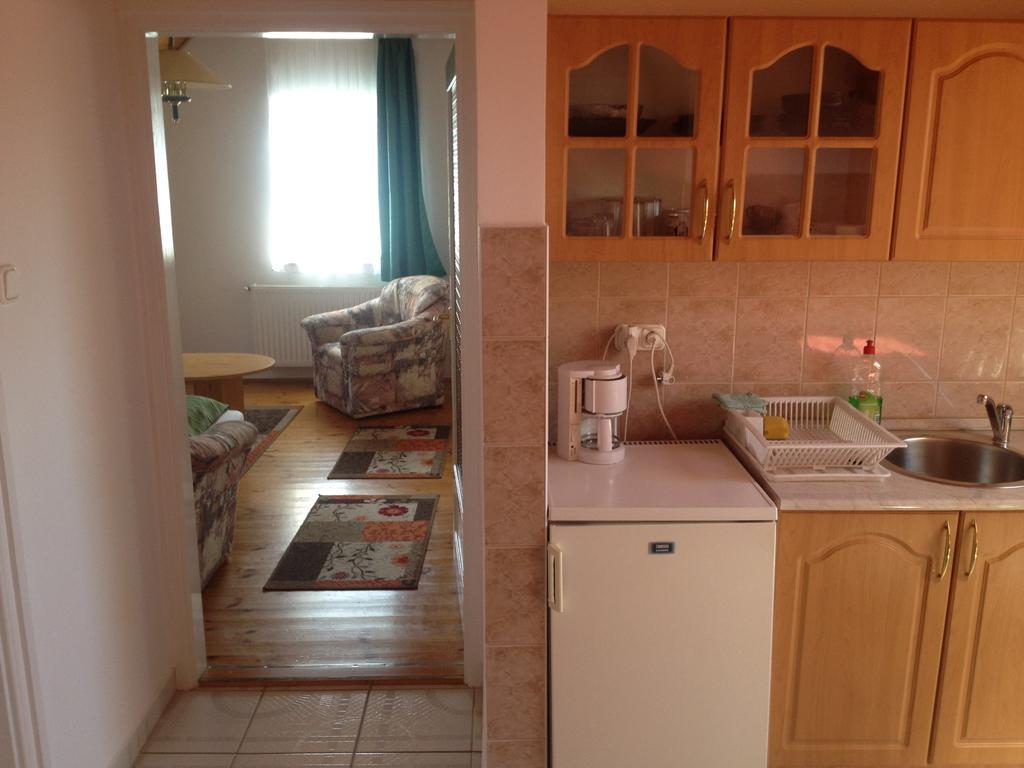 Pacsirta Apartman Lenti Extérieur photo
